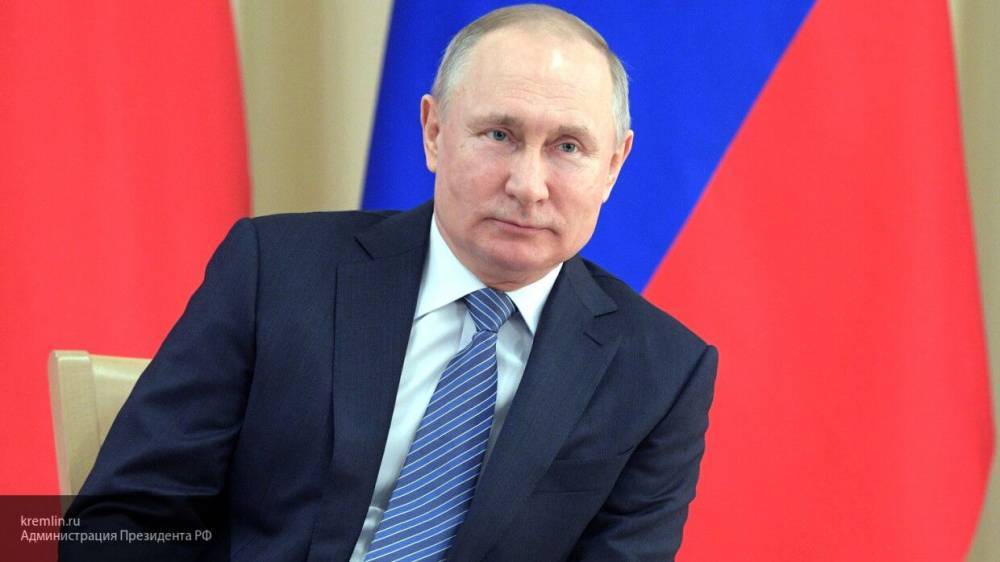 Владимир Путин - Путин проконсультируется со специалистами о сокращении нерабочих дней - politexpert.net - Россия