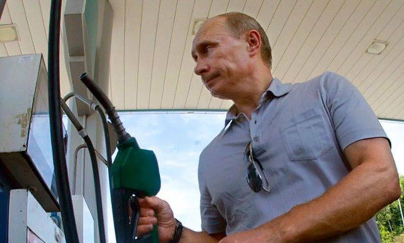 Юрий Борисов - Российские власти решили запретить ввоз в страну дешевого бензина - bloknot.ru - Россия