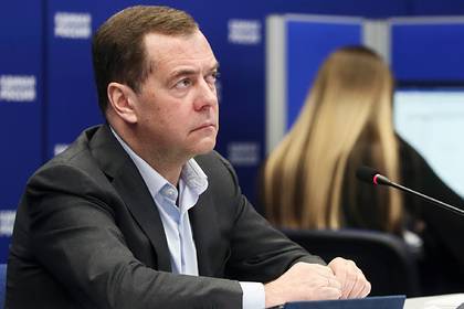 Дмитрий Медведев - Медведев заявил о вреде фейков в борьбе с пандемией коронавируса - lenta.ru - Россия