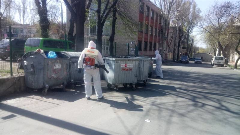 В Запорожье мусорные контейнеры дезинфицируют спецраствором - inform.zp.ua - Запорожье