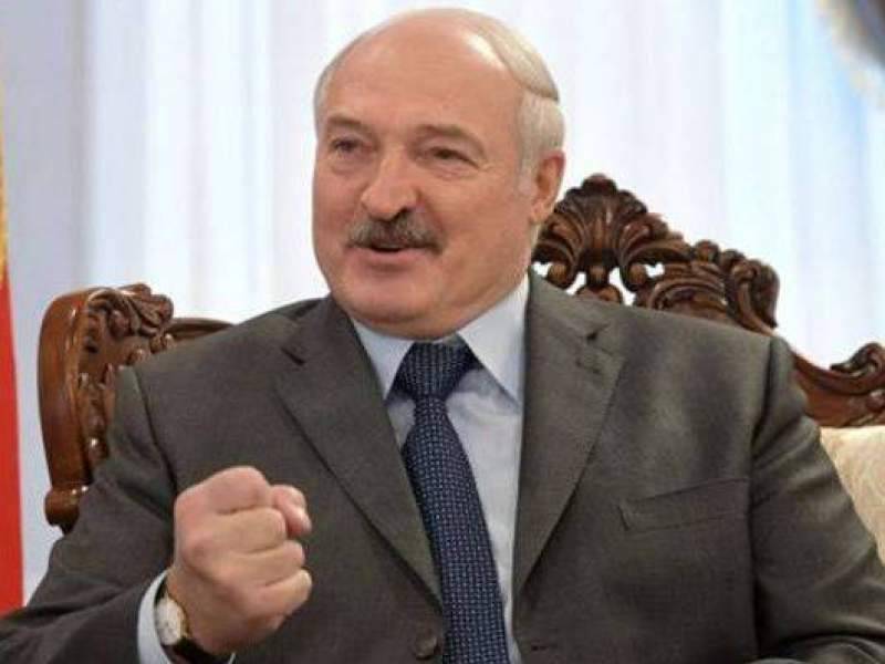 Александр Лукашенко - "А жрать что будем?": Лукашенко ответил на призыв ввести карантин - dayonline.ru - Белоруссия