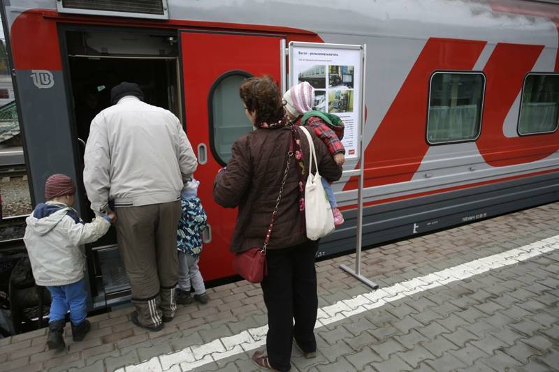 РЖД дистанционно оформит возврат билетов на отмененные из-за коронавируса поезда - tvc.ru