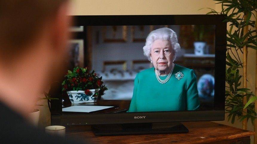 королева Елизавета II (Ii) - Елизавета II, появившаяся на телевидении, стала героиней новых мемов - 5-tv.ru - Англия