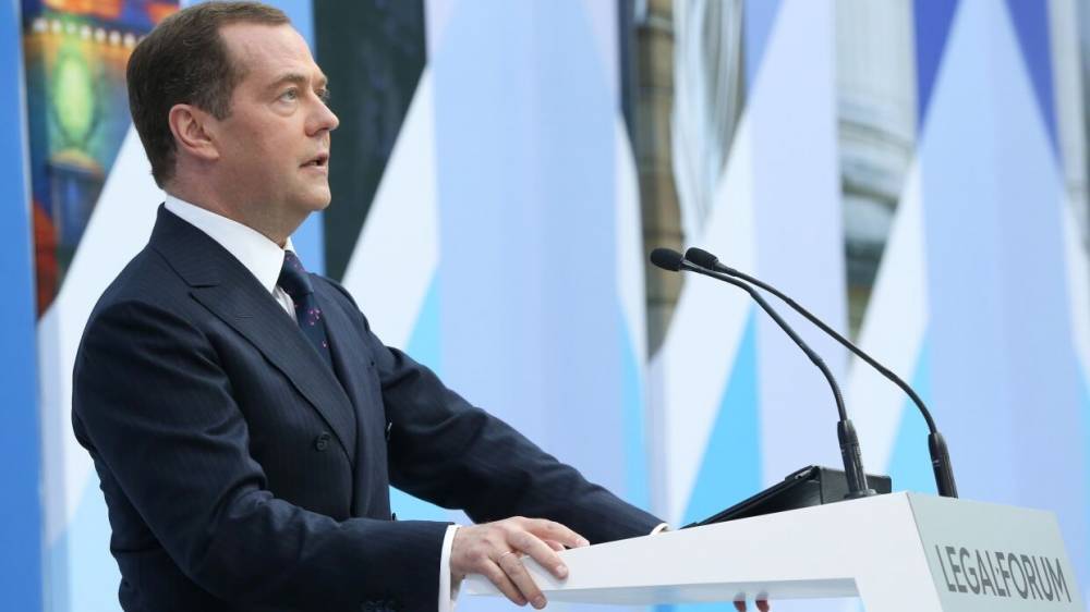 Дмитрий Медведев - Медведев заявил, что миру нужны очищенные от санкций отношения - vestirossii.com - Россия - Москва