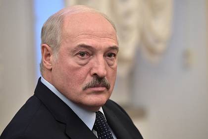 Александр Лукашенко - Лукашенко предупредил об ужесточении карантина до потемнения в глазах - lenta.ru - Белоруссия