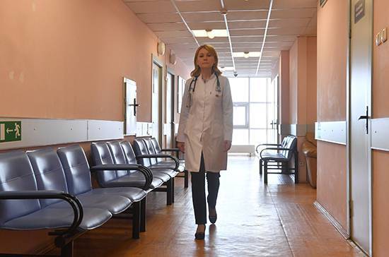 Россиянам рекомендовали отказаться от похода к врачу при отсутствии угрозы жизни - pnp.ru - Россия - Минздрав