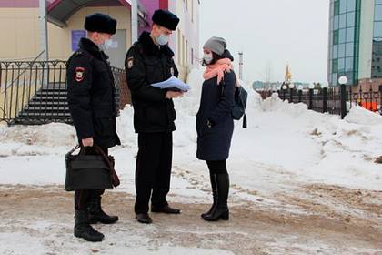 В управлении российской полиции нашли восемь зараженных коронавирусом - lenta.ru - округ Янао - Салехард