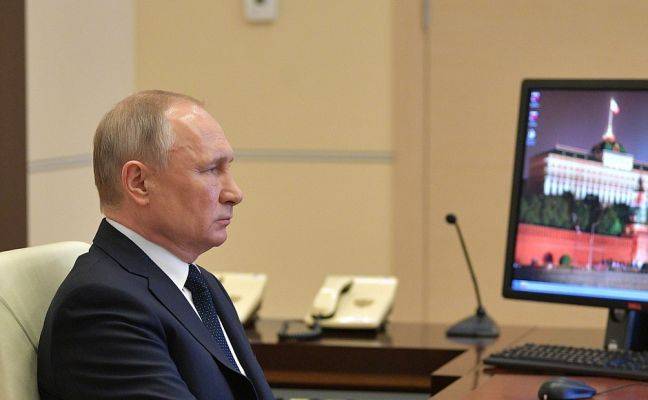 Владимир Путин - Путин озвучил доплату медикам, работающим с заболевшими коронавирусом - eadaily.com