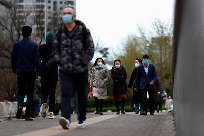 Китайский город закрыли на карантин из-за завезенного из России коронавируса - lenta.ru - Россия - Китай - Суйфэньхэ