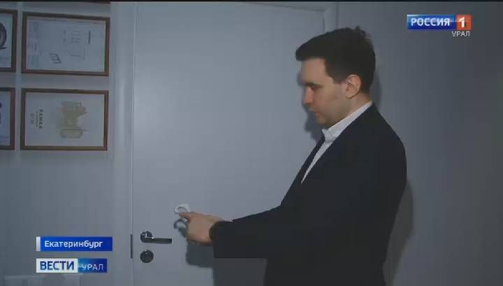 Уральские инженеры изобрели приспособления для профилактики коронавируса - vesti.ru