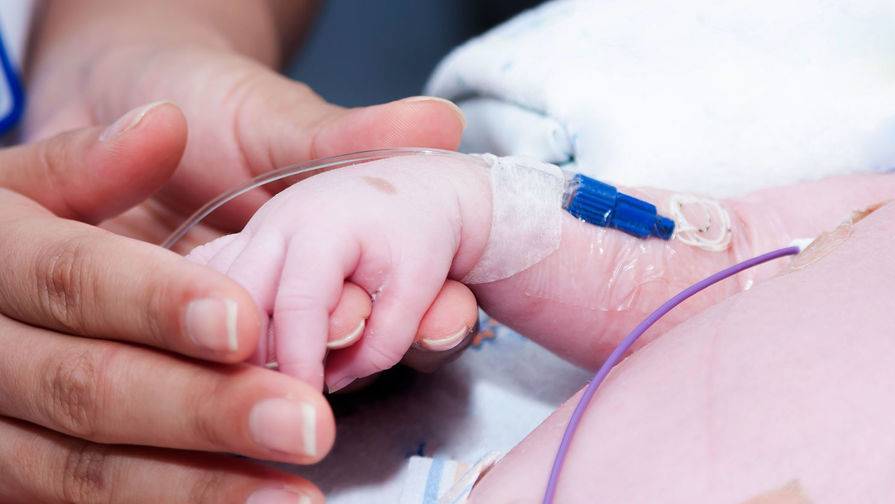 В Бразилии умер новорожденный младенец с COVID-19 - gazeta.ru - Бразилия - Натал