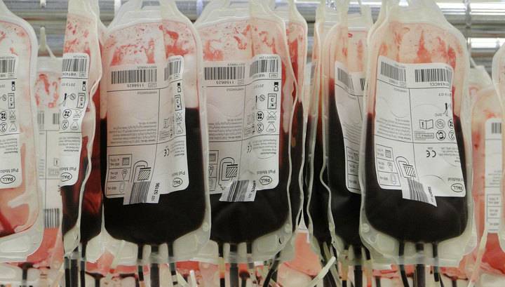 Анастасия Ракова - В Москве пациентам с COVID-19 начали переливать кровь переболевших - vesti.ru - Москва