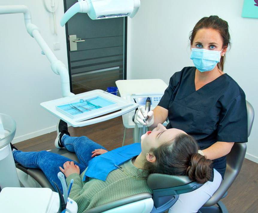 Максимум два пациента в день: стоматологические клиники в Германии на грани банкротства - germania.one - Германия