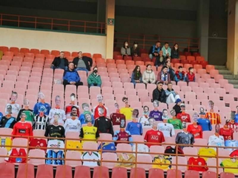 Болельщиков заменили манекенами на матче брестского "Динамо" - dayonline.ru - Белоруссия - Солигорск