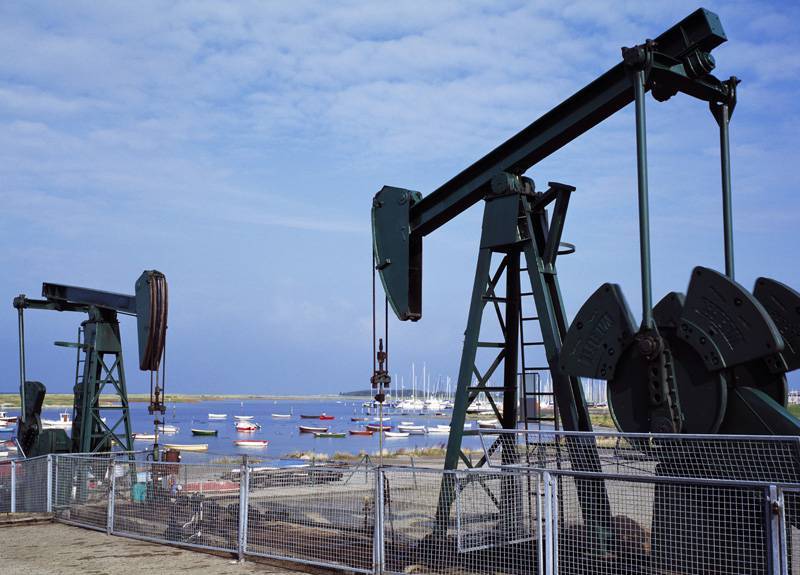 Нефть дорожает в ожидании новой сделки ОПЕК+ - tvc.ru - Россия