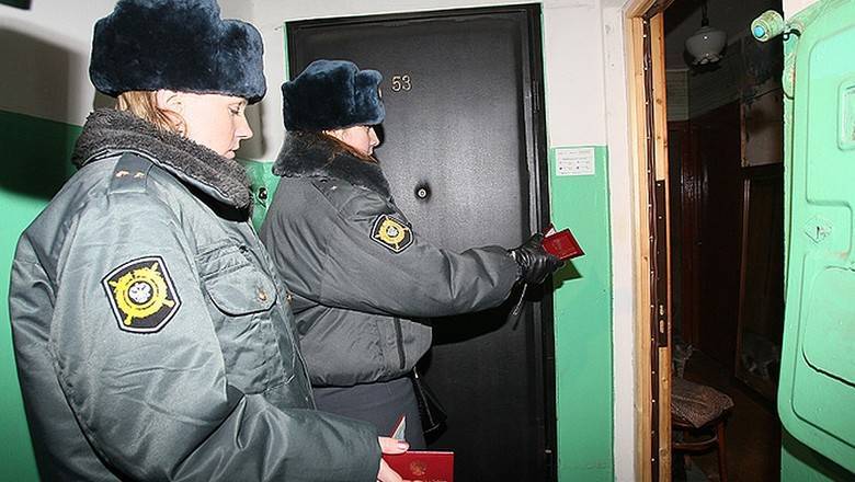 Больной с подозрением на коронавирус: «Соседи звонят, угрожают, вызывают полицию...» - newizv.ru - Москва