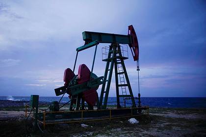 Саудовская Аравия отказалась сокращать добычу нефти на уровне России - lenta.ru - Россия - Москва - Саудовская Аравия