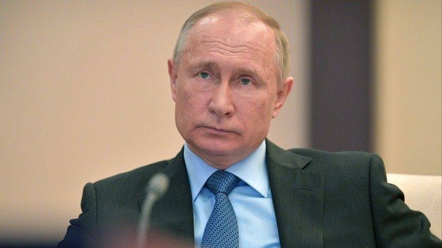 Владимир Путин - Путин: Меры по борьбе с коронавирусом должны быть адекватны, чтобы не нарушить работу ОПК - 5-tv.ru - Россия