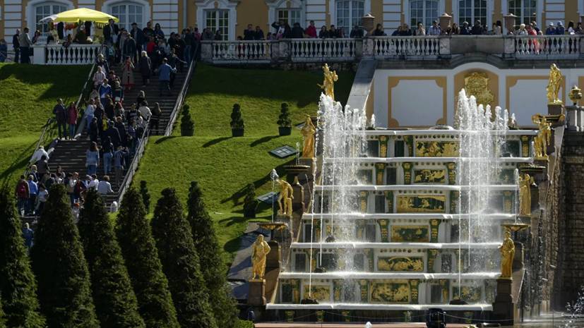 Запуск фонтанов в Петергофе перенесли из-за ситуации с коронавирусом - russian.rt.com
