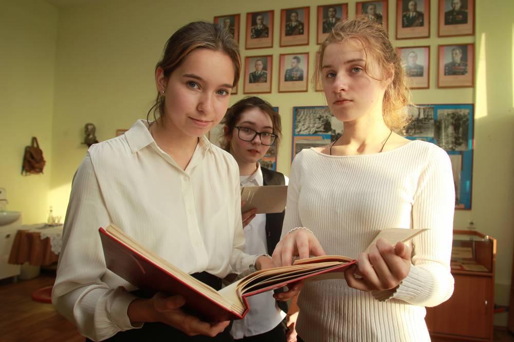 Анзор Музаев - В Рособрнадзоре сообщили о завершении учебного года в ряде регионов - vm.ru - Россия