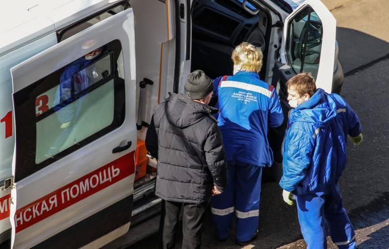 Врач скорой с коронавирусом находится в крайне тяжёлом состоянии - news.ru - Москва