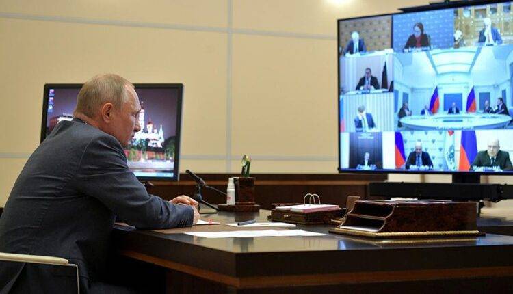Владимир Путин - Андрей Кошкин - Политолог отметил роль Путина в поддержке социально ориентированным НКО - newtvnews.ru - Россия