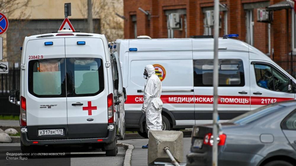 Больше ста сотрудников НИИ скорой помощи в Петербурге заразились коронавирусом - politexpert.net - Санкт-Петербург