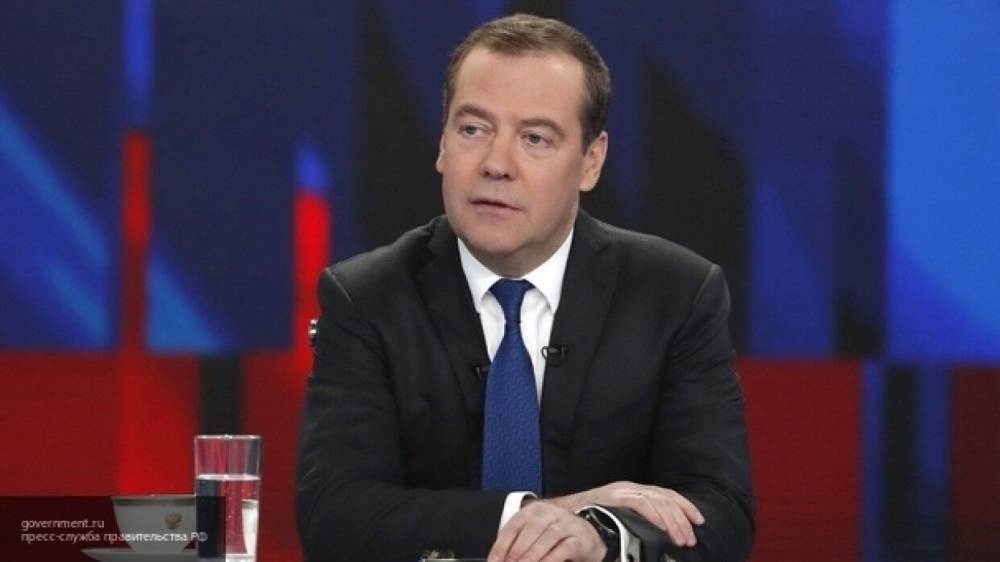 Медведев рассказал о возросшем спросе на новые формы занятости в РФ в связи с COVID-19 - inforeactor.ru - Россия