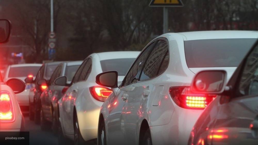 Майские праздники образовали многокилометровую пробку под Тверью - nation-news.ru - Тверь