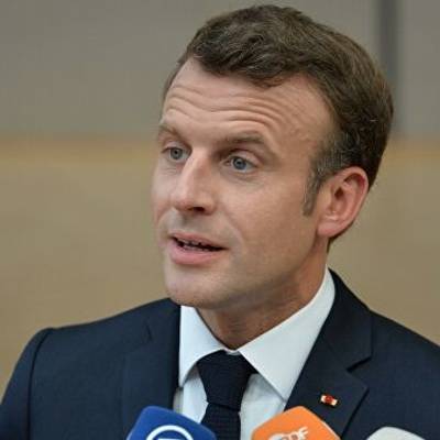 Эммануэль Макрон - Макрон: "Франции нужно пройти несколько этапов перед тем, как вернуться к привычной жизни" - radiomayak.ru - Франция
