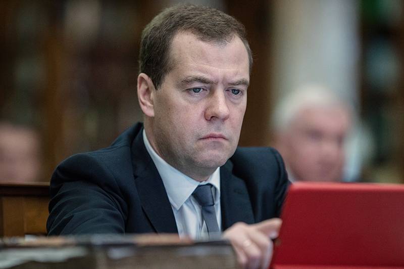 Дмитрий Медведев - Медведев: пандемия сделает более востребованными новые формы занятости - tvc.ru - Россия