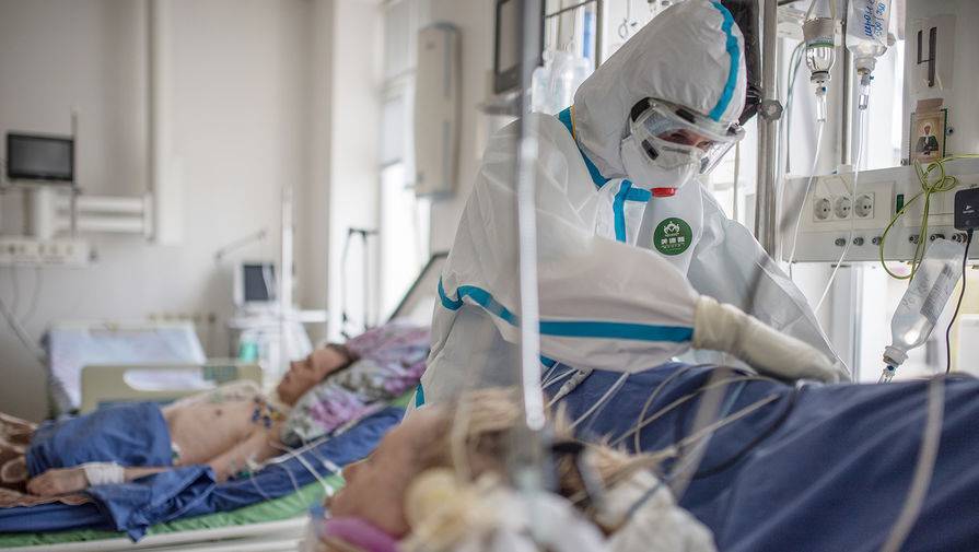 Валерий Вечорко - Порядка 900 пациентов с COVID-19 лечатся в столичной больнице имени Филатова - gazeta.ru - Москва
