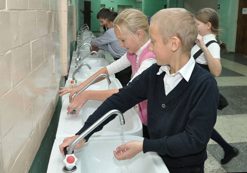 Школьников перед экзаменами заставят мыть руки - tvc.ru