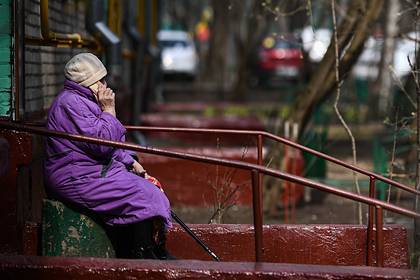 Московскую пенсионерку бросили у подъезда после излечения от коронавируса - lenta.ru - Москва