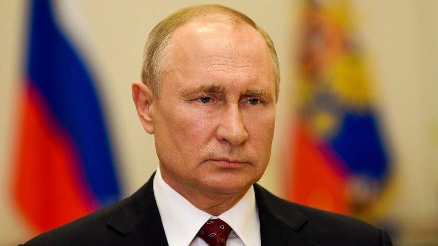 Владимир Путин - Путин раскритиковал чиновников за сбои в федеральных выплатах медикам - 5-tv.ru - Россия - Минздрав