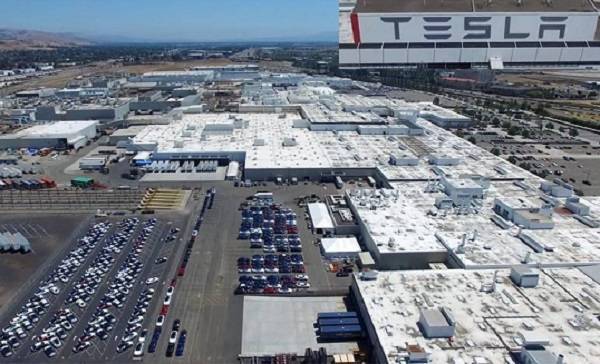 Илон Маск - Маск возобновил работу завода Tesla в Калифорнии, несмотря на запрет - eadaily.com - штат Калифорния