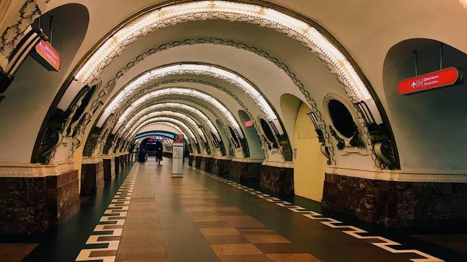 В Петербурге с 12 мая открыли 16 вестибюлей станций метро - piter.tv - Санкт-Петербург