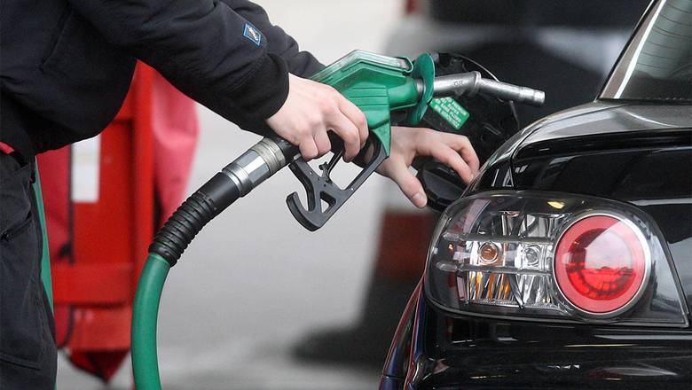 Цены на бензин снизились на 4 копейки - newizv.ru - Россия - округ Южный - округ Скфо
