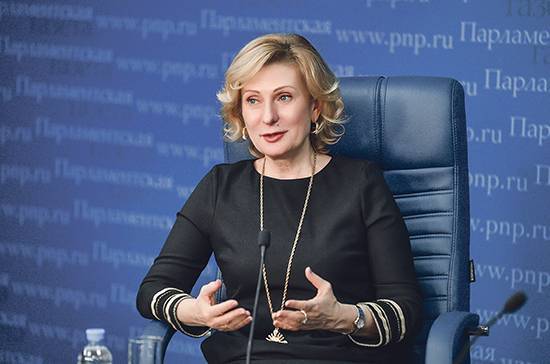 Инна Святенко - Святенко разъяснила, в каком случае семьи с детьми могут получить более 50 тысяч рублей от государства - pnp.ru