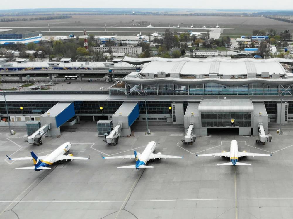 Около 600 украинцев вернулись в Украину чартерными и специальными авиарейсами - gordonua.com - Украина - Лондон - Баку - Рим - Тель-Авив