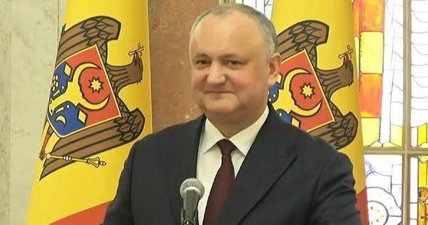 Майя Санду - Президенту Молдавии граждане доверяют больше, чем оппозиции — соцопрос - eadaily.com - Молдавия
