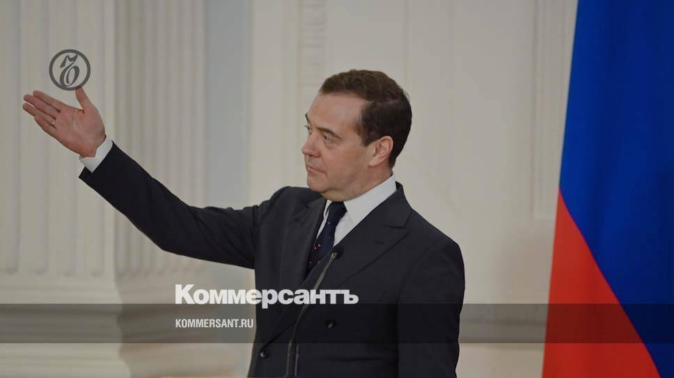 Дмитрий Медведев - Медведев предложил создать единый реестр вакансий для потерявших работу - kommersant.ru - Россия