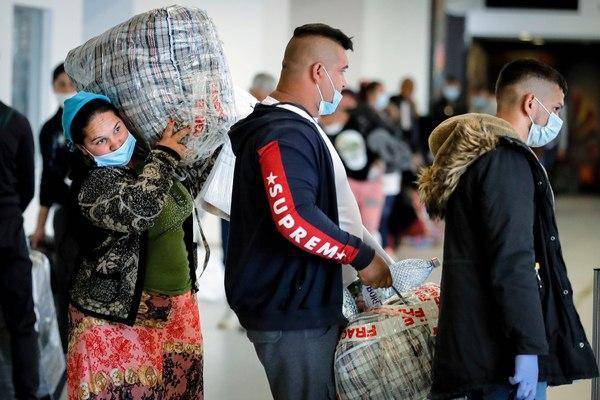 Коронавирус заставил мигрантов бежать из Западной Европы - newtvnews.ru - Украина - Сербия - Румыния
