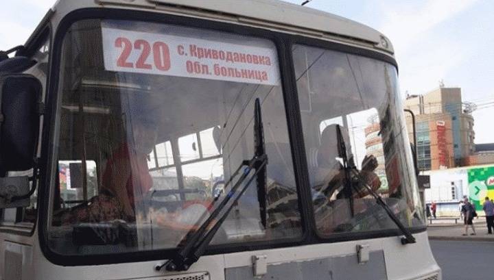 В Новосибирске водитель автобуса высадил пенсионерку без маски - vesti.ru - Новосибирск