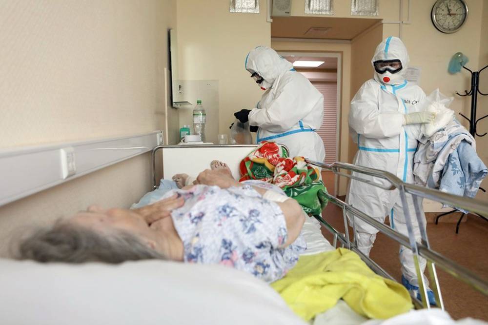 Михаил Мурашко - В российских больницах более 100 тысяч пациентов с подозрением на COVID-19 - tvc.ru - Россия