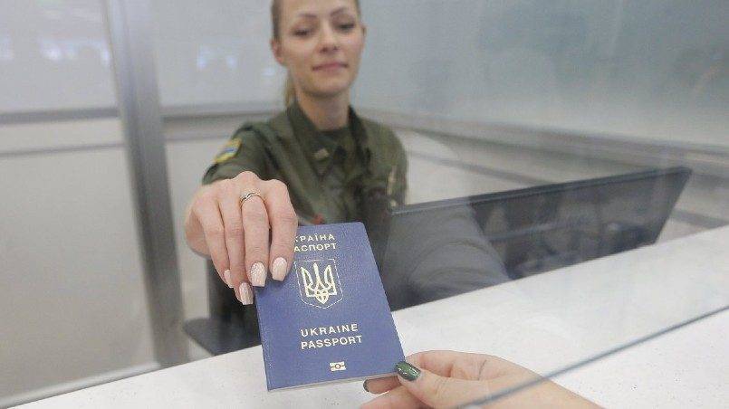 Украинцам запретят выезжать в Беларусь по внутренним паспортам - rubaltic.ru - Украина - Белоруссия