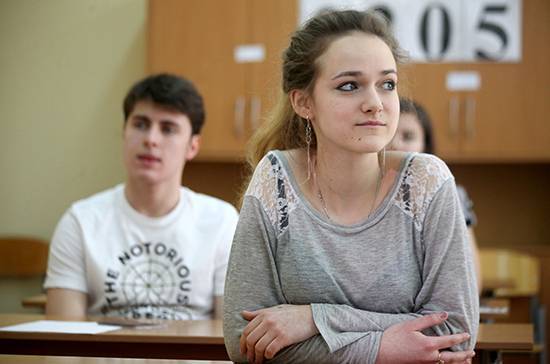 Школам рекомендовано установить дистанцию между учениками в классе не менее 1,5 метра - pnp.ru - Россия