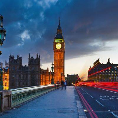 Власти Великобритании планируют пойти на экстренные меры и повысить налоги - radiomayak.ru - Англия - Лондон