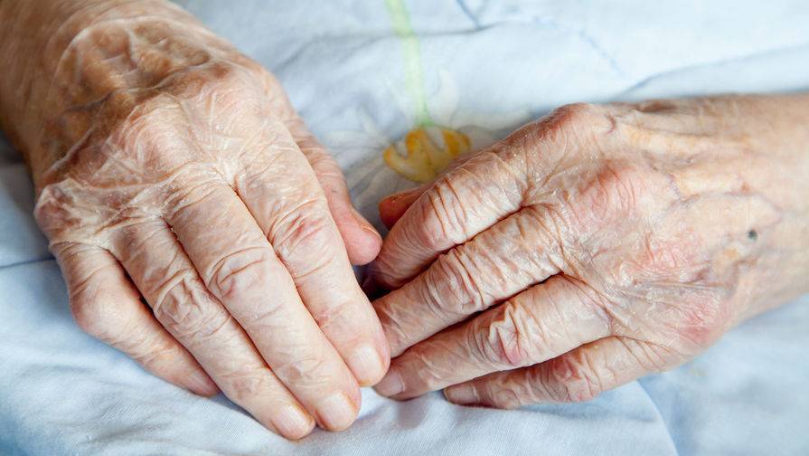 Супруги прожили вместе 61 год и умерли от коронавируса в один день - gazeta.ru - county St. Louis