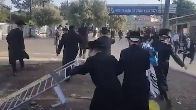 Волнения в Израиле: полиция задержала 320 ультраортодоксов на горе Мерон - eadaily.com - Израиль